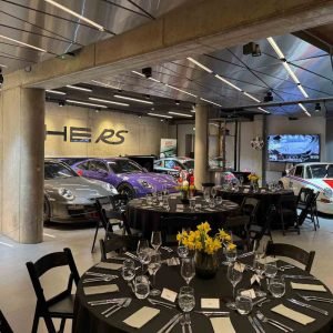 Dovanų čekis į - pramoginė vakarienė su Porsche RS kolekcijos ekskursija